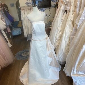 NWT David’s Bridal Wedding Dress